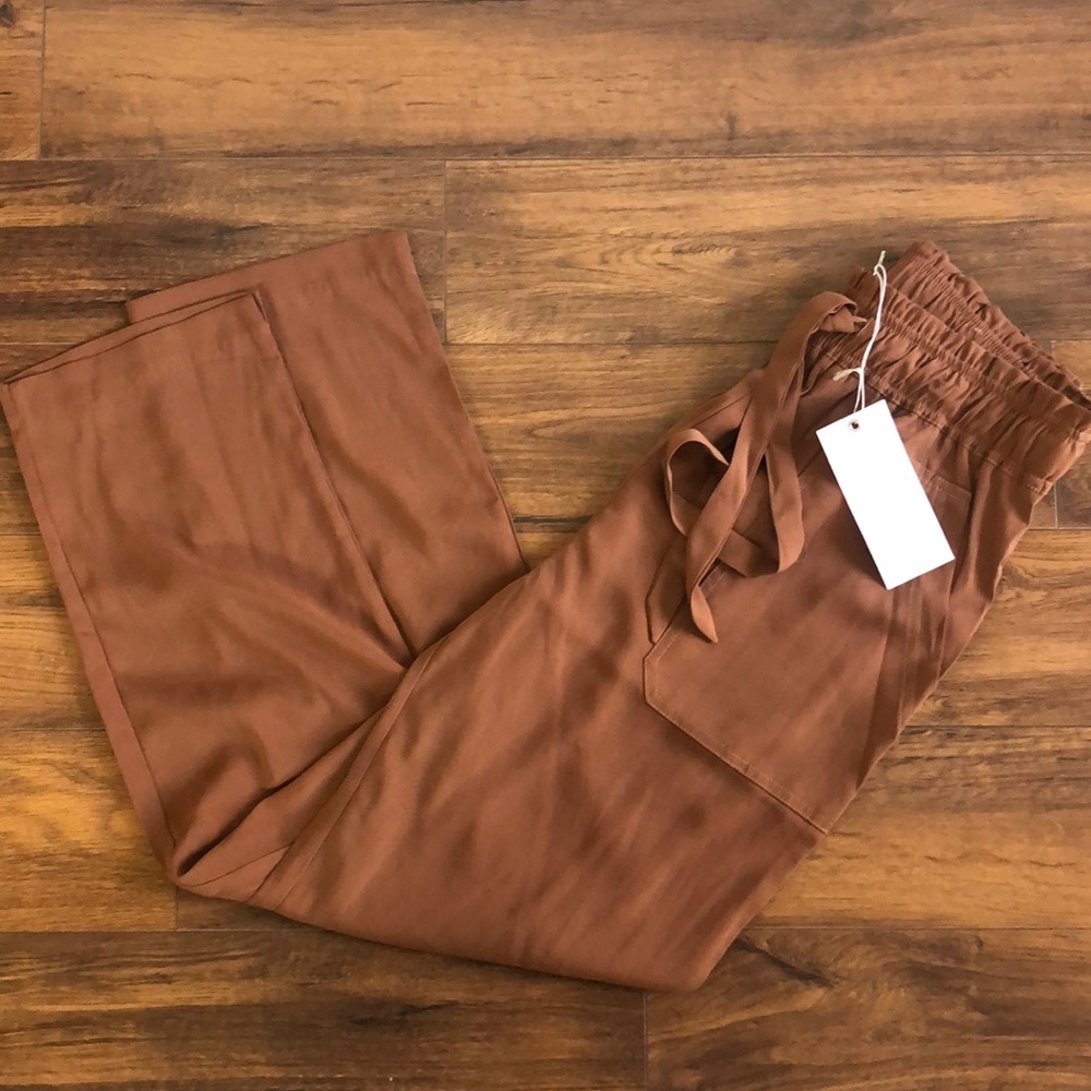 NWT LUSH Jogger VICI Collection